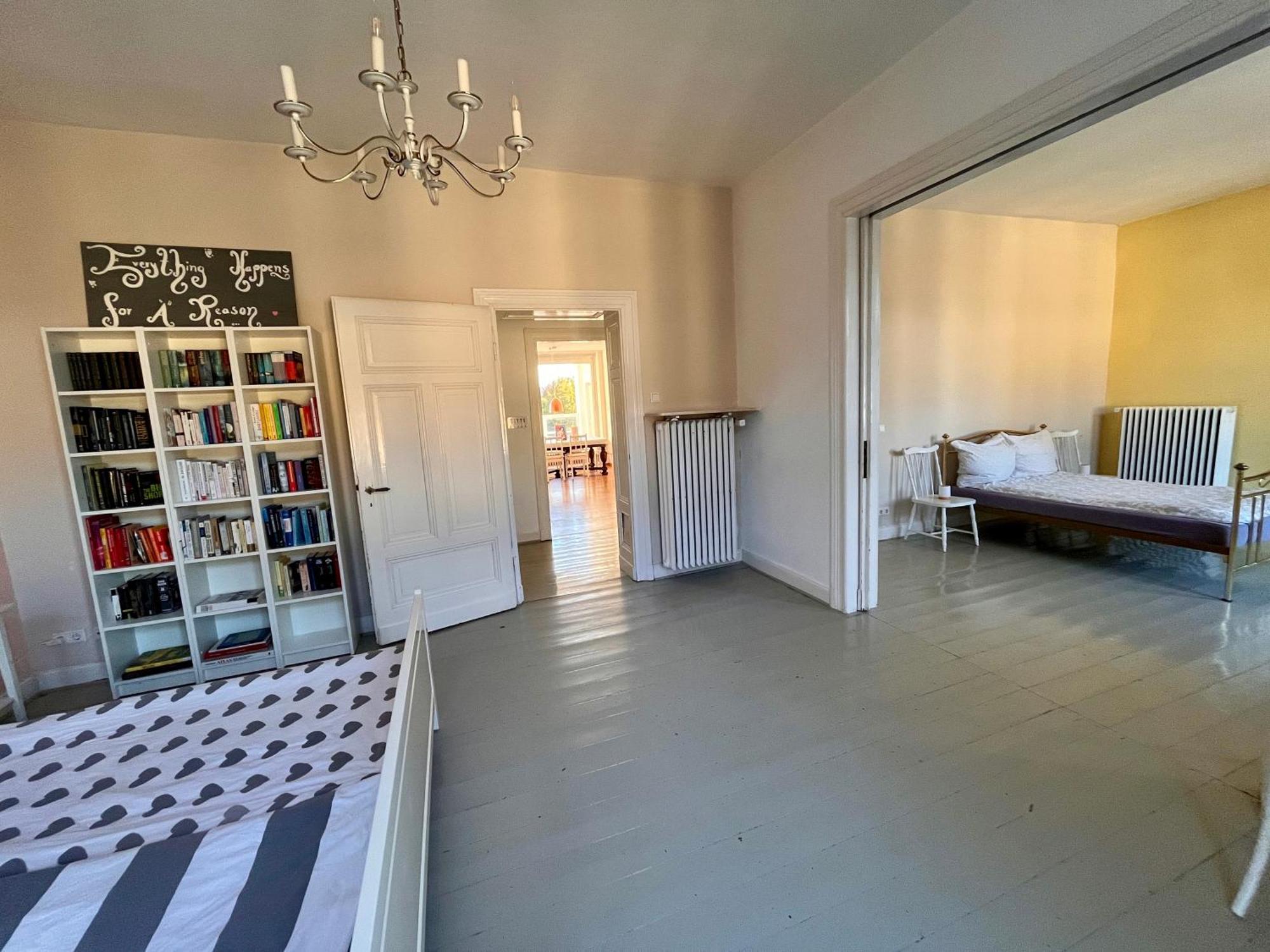Beautiful Apartment In A Historic Villa ฮัททิงเงน ภายนอก รูปภาพ