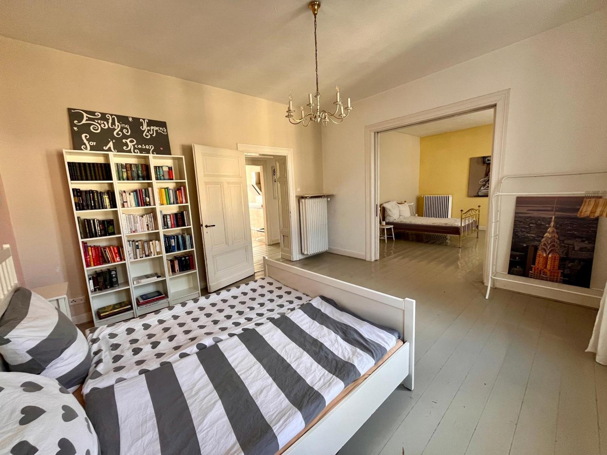 Beautiful Apartment In A Historic Villa ฮัททิงเงน ภายนอก รูปภาพ